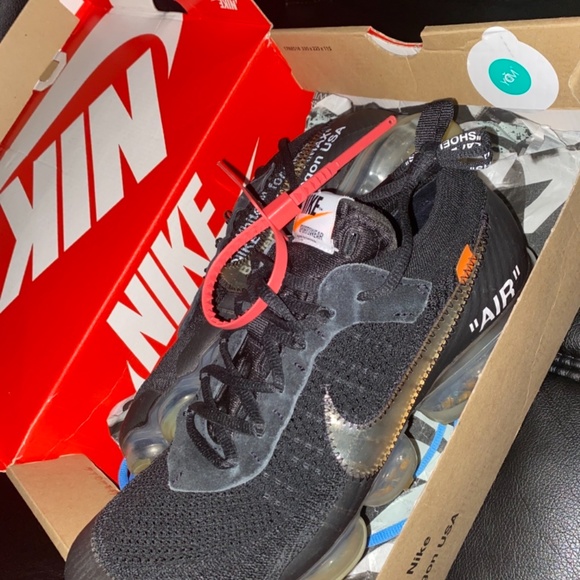 Offwhite vapor max!!! Worn once!!! Size 10 1000$ on stock x